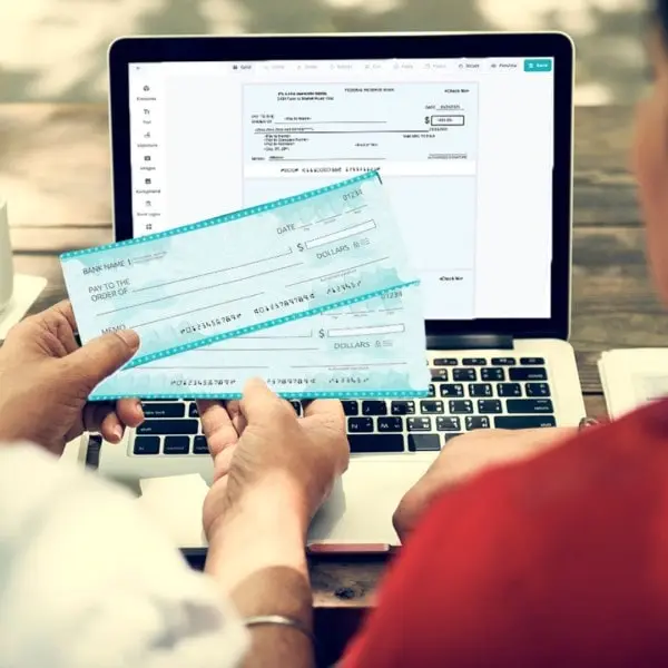 Animation of a Person in a Striped Shirt Holds a Smartphone Displaying a Payment Confirmation and Two Takeaway Coffee Cups in a Carrier